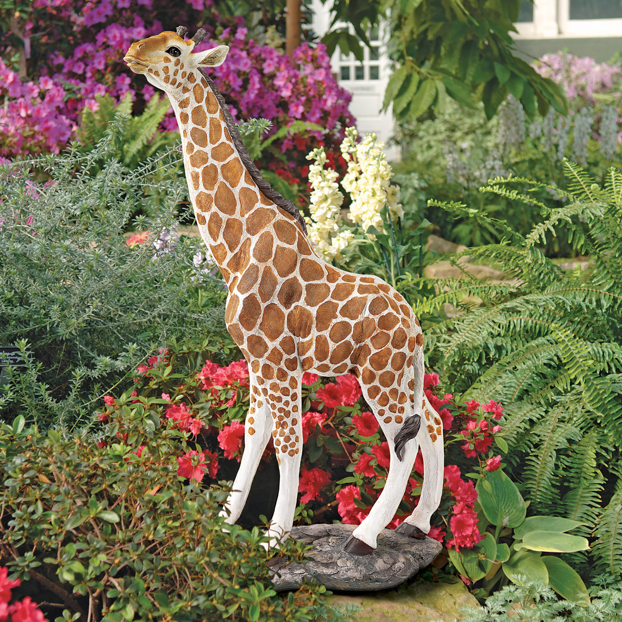 Design Toscano Gerard The Giraffe Statue & Reviews | Wayfair